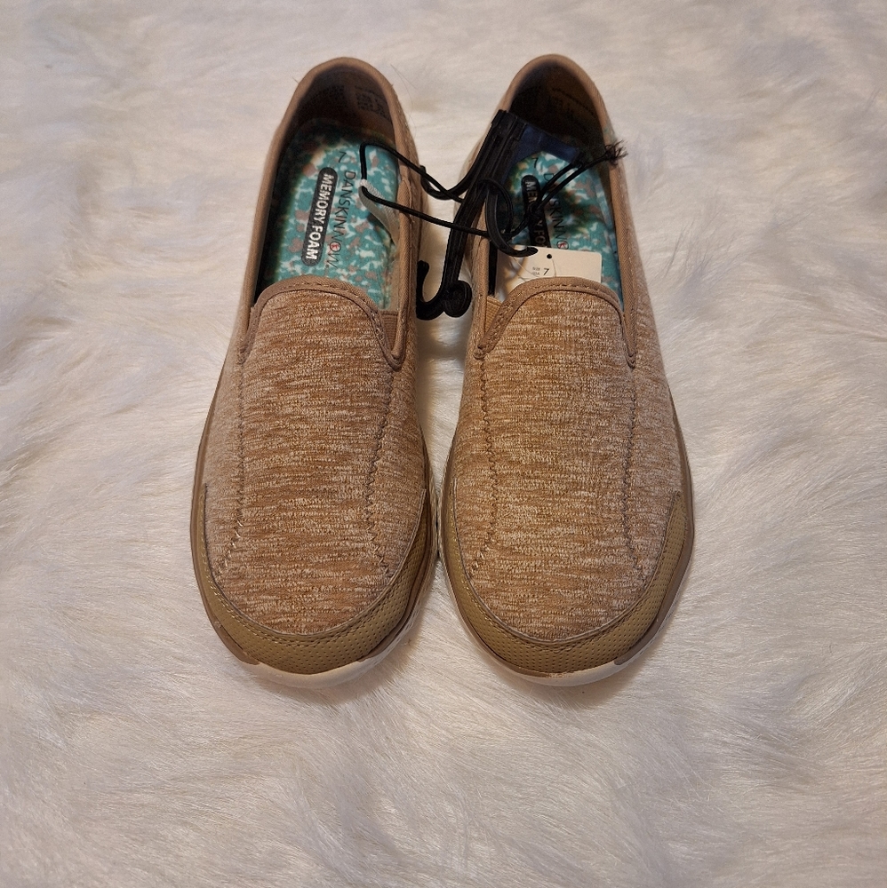 Dankskin Now shoes